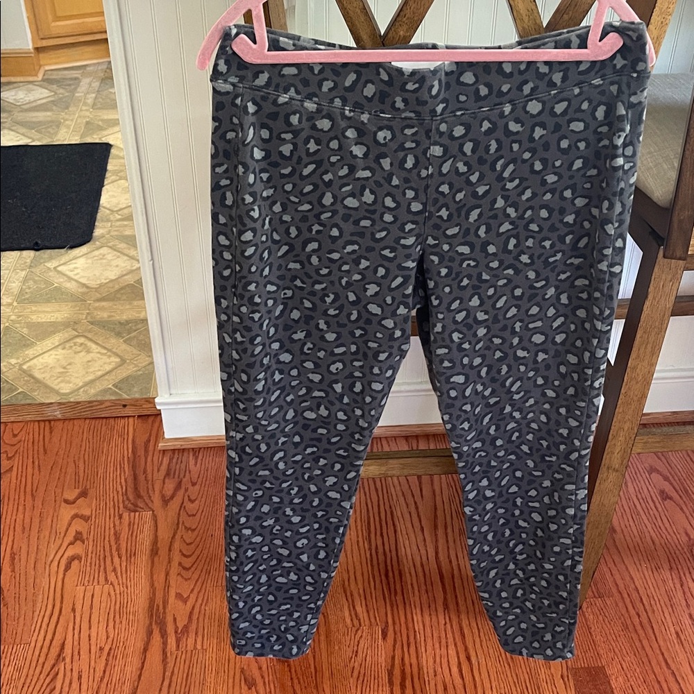 Old Navy Gray and Black Patterned Leggings